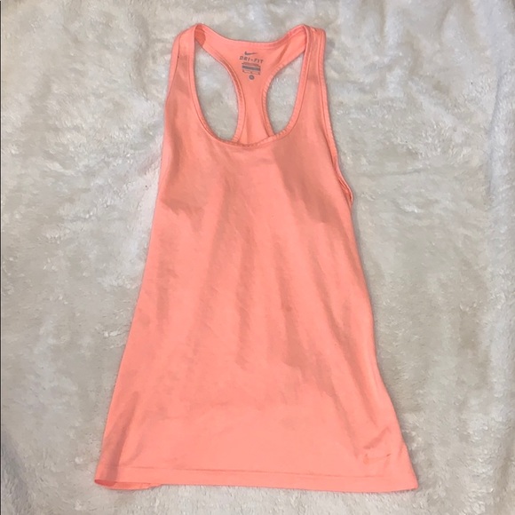 Nike Tops - Women’s Nike tank top medium